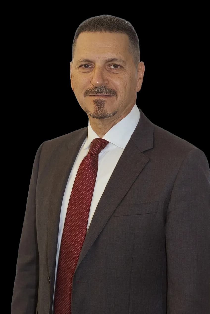 Portrait of Peter Janho, Strategic Business Leader and PMO Expert
